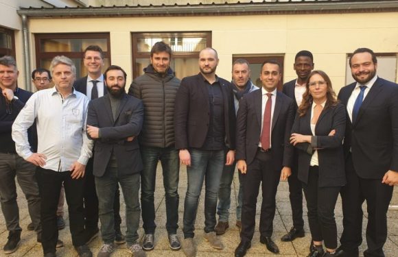 Des Gilets jaunes rencontrent Luigi Di Maio : Paris s’étrangle