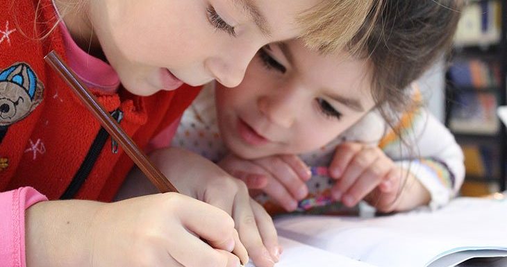 Dans cette école française, les enfants ne sont pas contraints de rester immobiles sur leur chaise