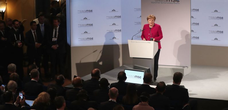 Angela Merkel: «Peut-on encore discuter avec les Etats-Unis?»