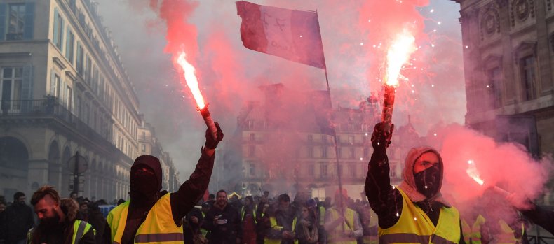 Macron slides into authoritarian territory with new “anti-thug” law