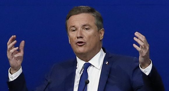 Nicolas Dupont-Aignan dénoncé pour avoir appelé à « ne pas laisser repartir vivants les députés LREM »