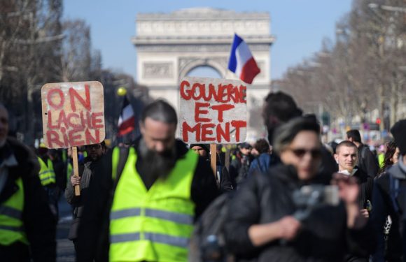 France: les «gilets jaunes» manifestent pour marquer trois mois de contestation sociale