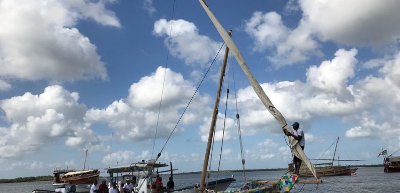 Un bateau en plastique recyclé fait campagne contre la pollution par les plastiques dans les océans