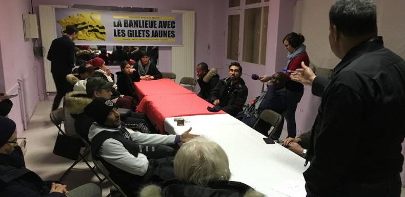 « Les gilets jaunes, ils ont peur de se retrouver comme nous » : on a assisté à un grand débat en banlieue