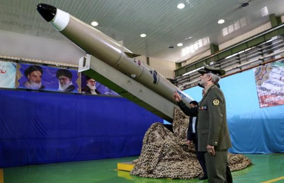 L’Iran présente un nouveau missile, capable de parcourir plus de 1300 kilomètres