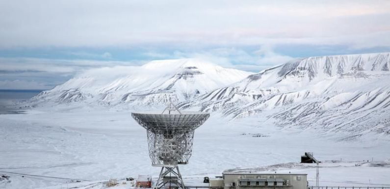 Le pole Nord magnétique fonce du Canada vers la Russie