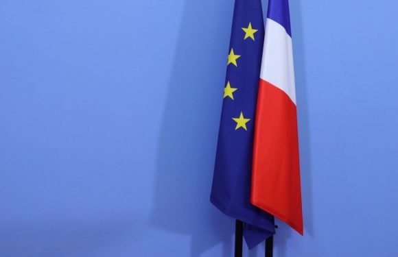Drapeaux et marseillaise dans les écoles : une mesure grotesque