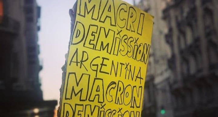En Argentine, des « gilets jaunes » défilent contre les réformes néolibérales de Macri