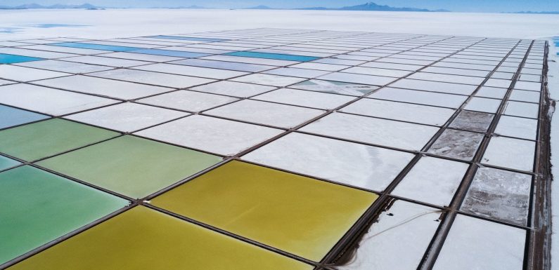 Bolivie : l’extraction du lithium menace le plus grand désert de sel du monde