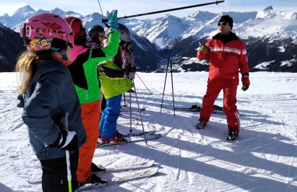 Suisse : Les stations de ski du Valais « se décarcassent » pour accueillir les enfants issus de l’immigration qui n’ont pas reçu une « culture ski » de leurs parents