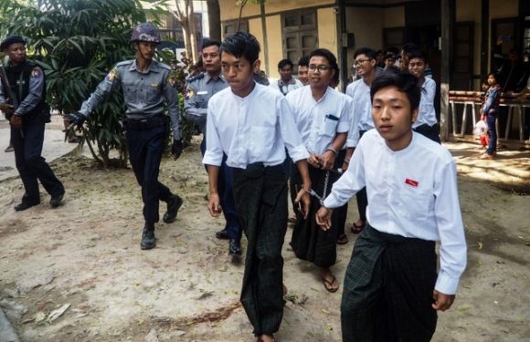Birmanie 7 étudiants condamnés à des travaux forcés