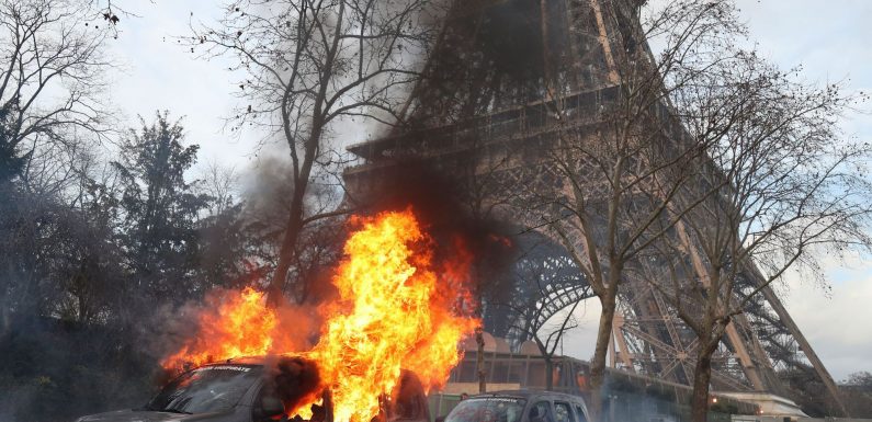 Gilets jaunes: des grandes villes veulent être indemnisées
