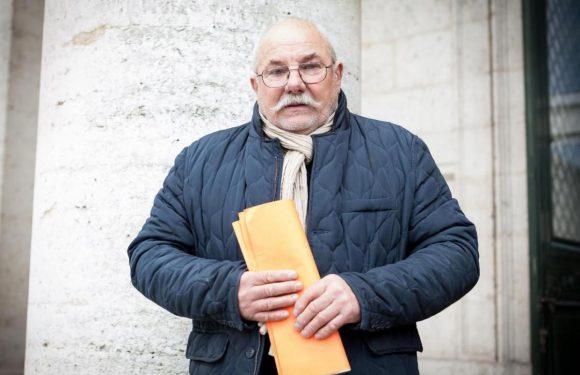 «Hollande, le plus grand menteur de France» : ses panneaux mènent un retraité au tribunal. Par Fabien Paillot