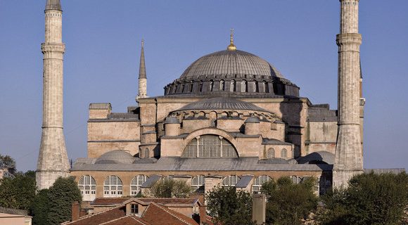 Turquie : Erdogan veut renommer l’ex-basilique Sainte-Sophie en « mosquée Sainte-Sophie »