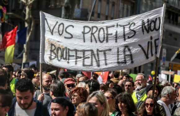 Non, les gilets jaunes n’ont pas ruiné la France, et c’est l’Insee qui le dit