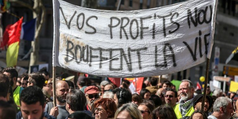Non, les gilets jaunes n’ont pas ruiné la France, et c’est l’Insee qui le dit