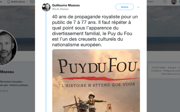 Selon l’historien Guillaume Mazeau, maître de conférence à Panthéon-Sorbonne, le complexe de loisirs du Puy du Fou est « l’un des creusets culturels du nationalisme européen »