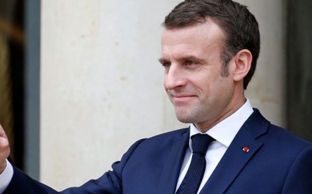 Macron : « Quand on est fragile, qu’on peut se faire bousculer, on ne se rend pas dans des lieux qui sont définis comme interdits et on ne se met pas dans des situations comme celle-ci »