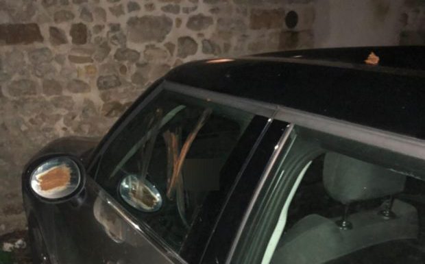 Ville-Saint-Jacques(77) : condamné avec sursis, un cambrioleur qui « comprend Merah » a pu revenir badigeonner d’excréments la voiture de ses victimes