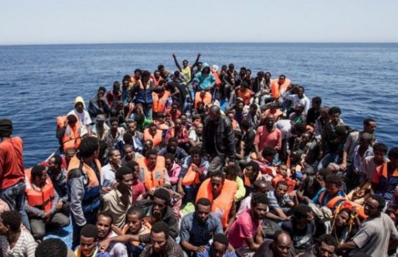 L’UE suspend temporairement ses opérations de sauvetage de migrants au large de la Libye à cause du blocage de l’Italie