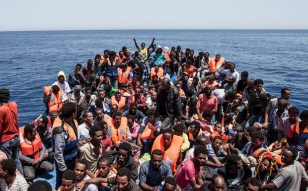 L’UE suspend temporairement ses opérations de sauvetage de migrants au large de la Libye à cause du blocage de l’Italie