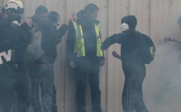 «Gilets jaunes» : le maire de Bordeaux craint la venue de black blocs et redoute un samedi «apocalyptique»