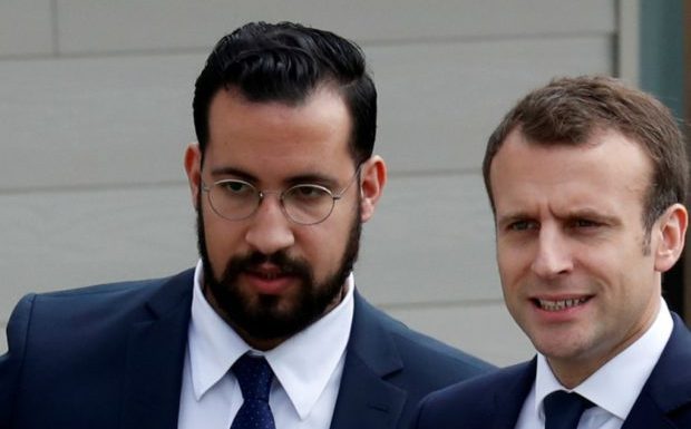 Comment l’Élysée a fait diffuser sur Twitter, via un compte anonyme, un montage vidéo falsifié pour tenter de disculper Benalla