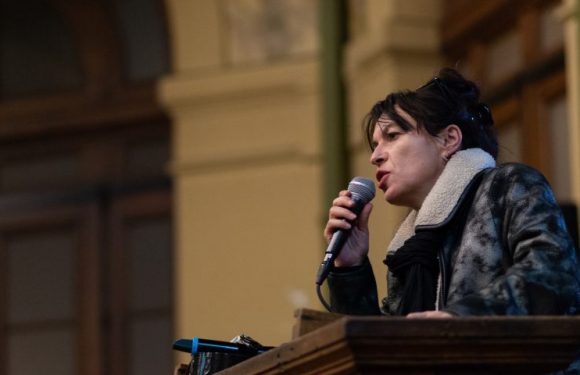 Jetés à la rue à 18 ans : le cri du coeur des anciens enfants placés