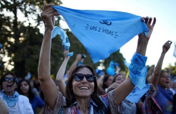 Argentine: des milliers de manifestants contre l’avortement