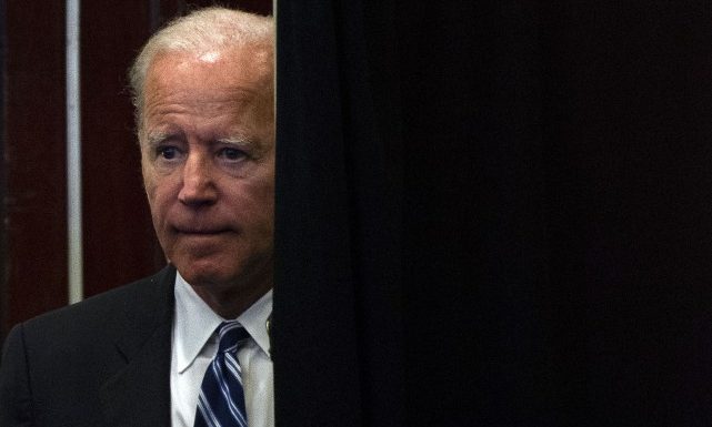 Joe Biden accusé d’un baiser déplacé par une ex-élue démocrate
