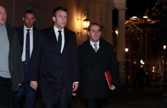 Violences en marge des manifestations de « gilets jaunes » : « Tous ceux qui étaient là se sont rendus complices » déclare Emmanuel Macron