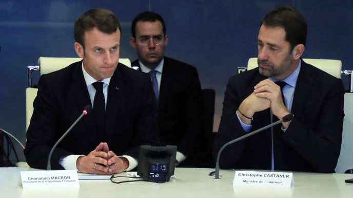 « Gilets jaunes » : la rue met de nouveau Emmanuel Macron sous pression