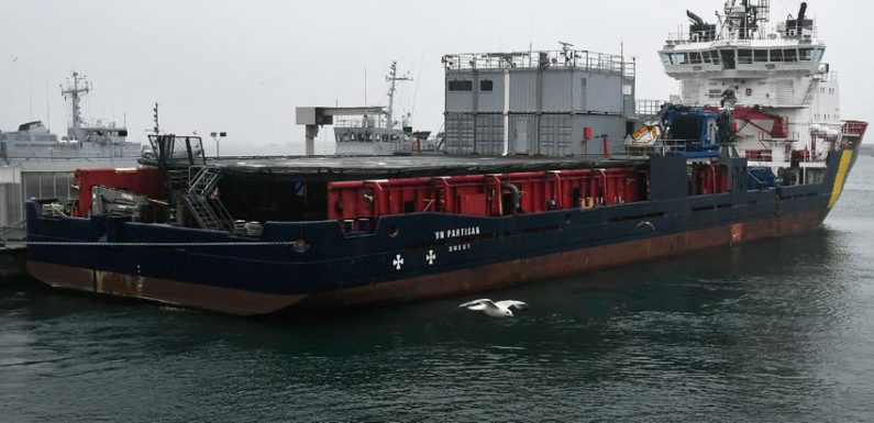 Grande America : les opérations antipollution ont débuté, une troisième nappe de pétrole repérée