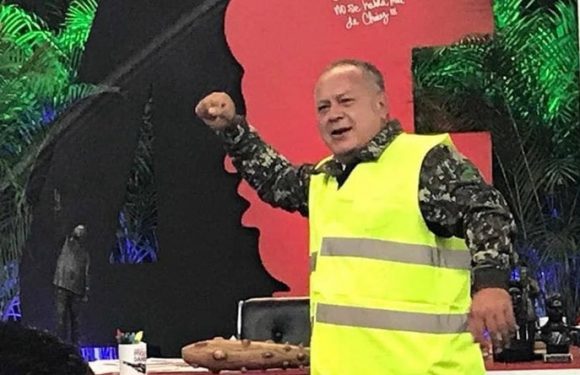 Venezuela : le numéro 2 du gouvernement vénézuélien revêt un gilet jaune lors d’une émission