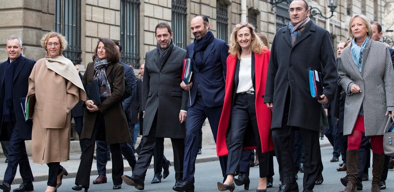 L’heure du remaniement a-t-elle sonné pour Emmanuel Macron ?