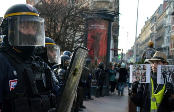 Toulouse : des passants frappés par des CRS lors de l’acte 16 des Gilets jaunes (VIDEO)