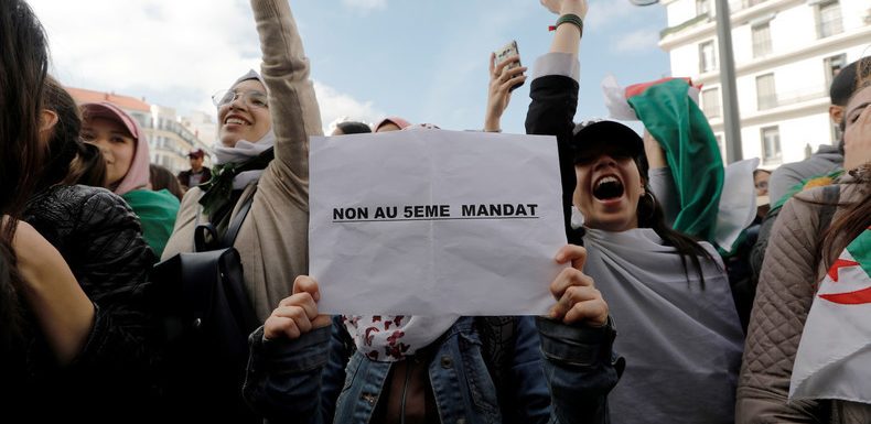 Algérie : Bouteflika reste président, mais renonce à un nouveau mandat (EN CONTINU)