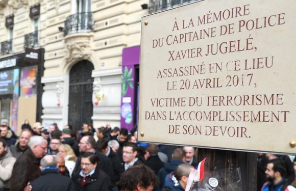 Dégradation de la plaque du capitaine Jugelé : les syndicats se réunissent en silence à Paris
