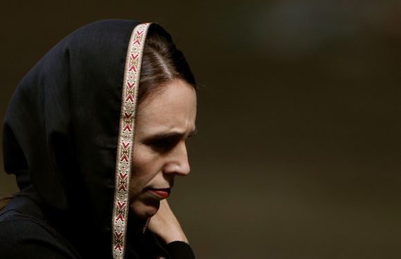 Des Néo-Zélandaises portent un hijab en hommage aux victimes de Christchurch