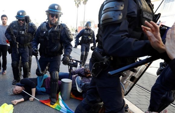 Acte 19 des Gilets jaunes : une femme blessée après une charge de la police à Nice