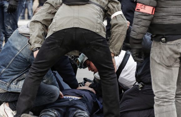 Acte 19 des Gilets jaunes : un policier victime d’un malaise cardiaque à Paris évacué aux urgences