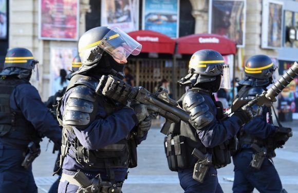 Acte 19 : des policiers déguisés en Gilets jaunes pour interpeller des manifestants ? (VIDEO)