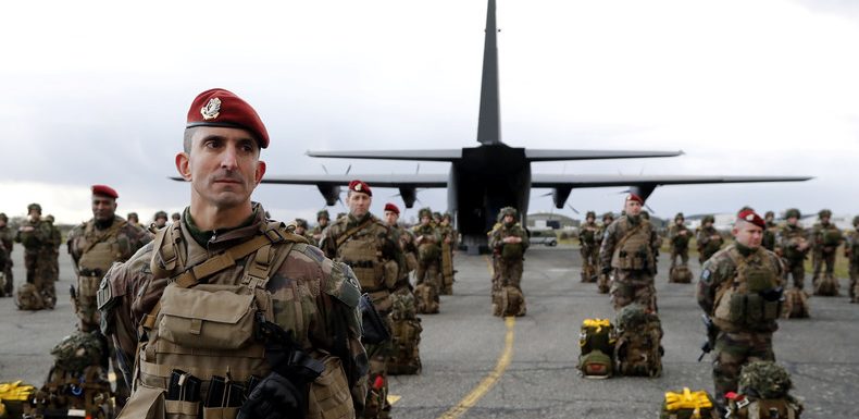 Un Français sur deux favorable à confier le pouvoir à un dirigeant militaire en cas d’attentat ?