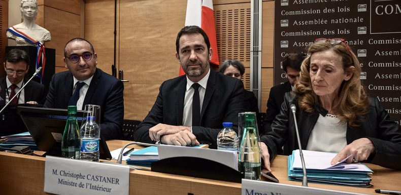 «Gilets jaunes radicalisés» ? Castaner interdit l’acte 20 sur les Champs-Elysées