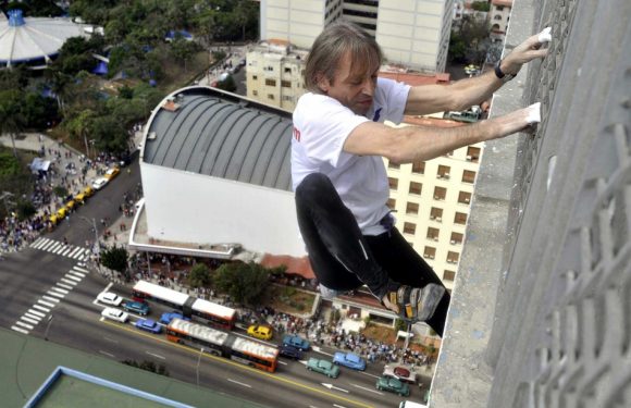 Arrêté en haut d’une tour de La défense, le «Spiderman» français a été libéré sans poursuites