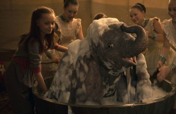 VIDEO. «Dumbo»: Que reste-t-il du dessin animé d&rsquo;origine dans la version de Tim Burton?