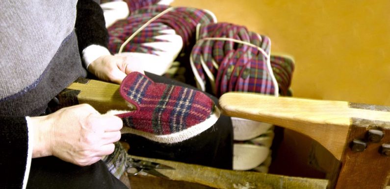 Les charentaises, célèbres chaussons, sont désormais protégées