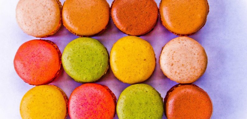 Un quart des macarons vendus en France contiennent trop de colorants