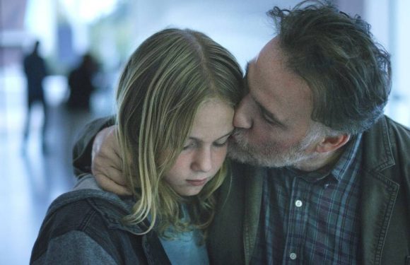 VIDEO. «C&rsquo;est ça l&rsquo;amour»: Bouli Lanners s&rsquo;initie à la paternité pour la cinéaste Claire Burger