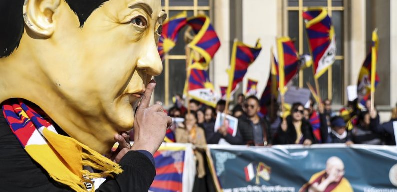 Visite de Xi Jinping en France: Des minorités chinoises «persécutées» manifestent à Paris